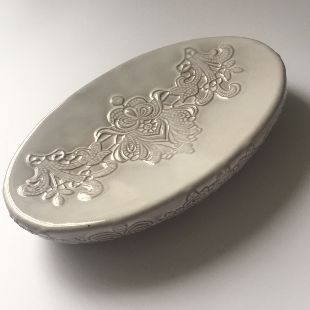 Anthropology ceramic soap dish holder tray